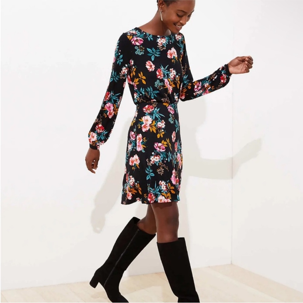 LOFT Floral Black Long Sleeve Open Cutout-Back Fit & Flare Mini Dress size 6P
